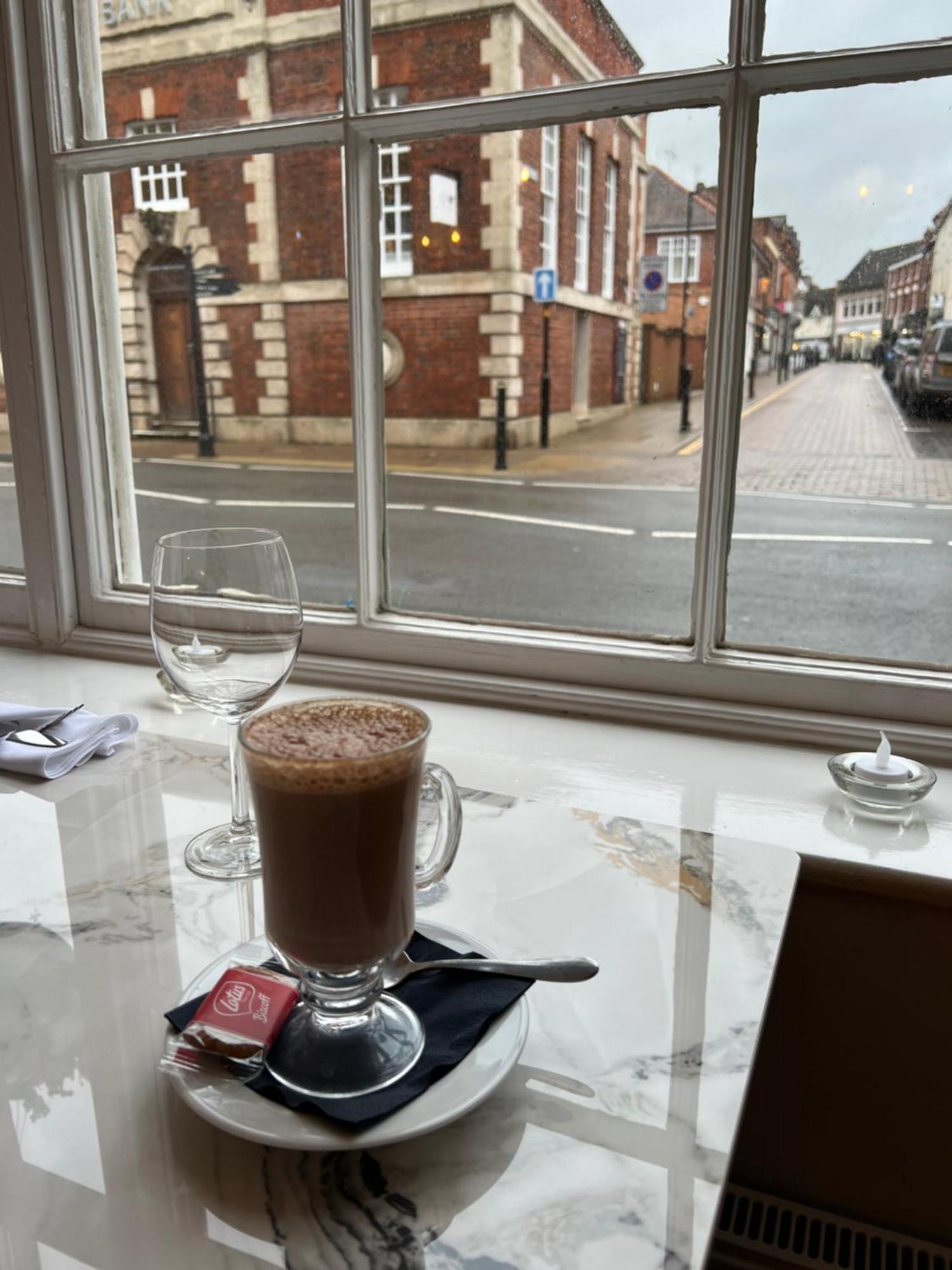 The Warwick Arms Hotel Buitenkant foto