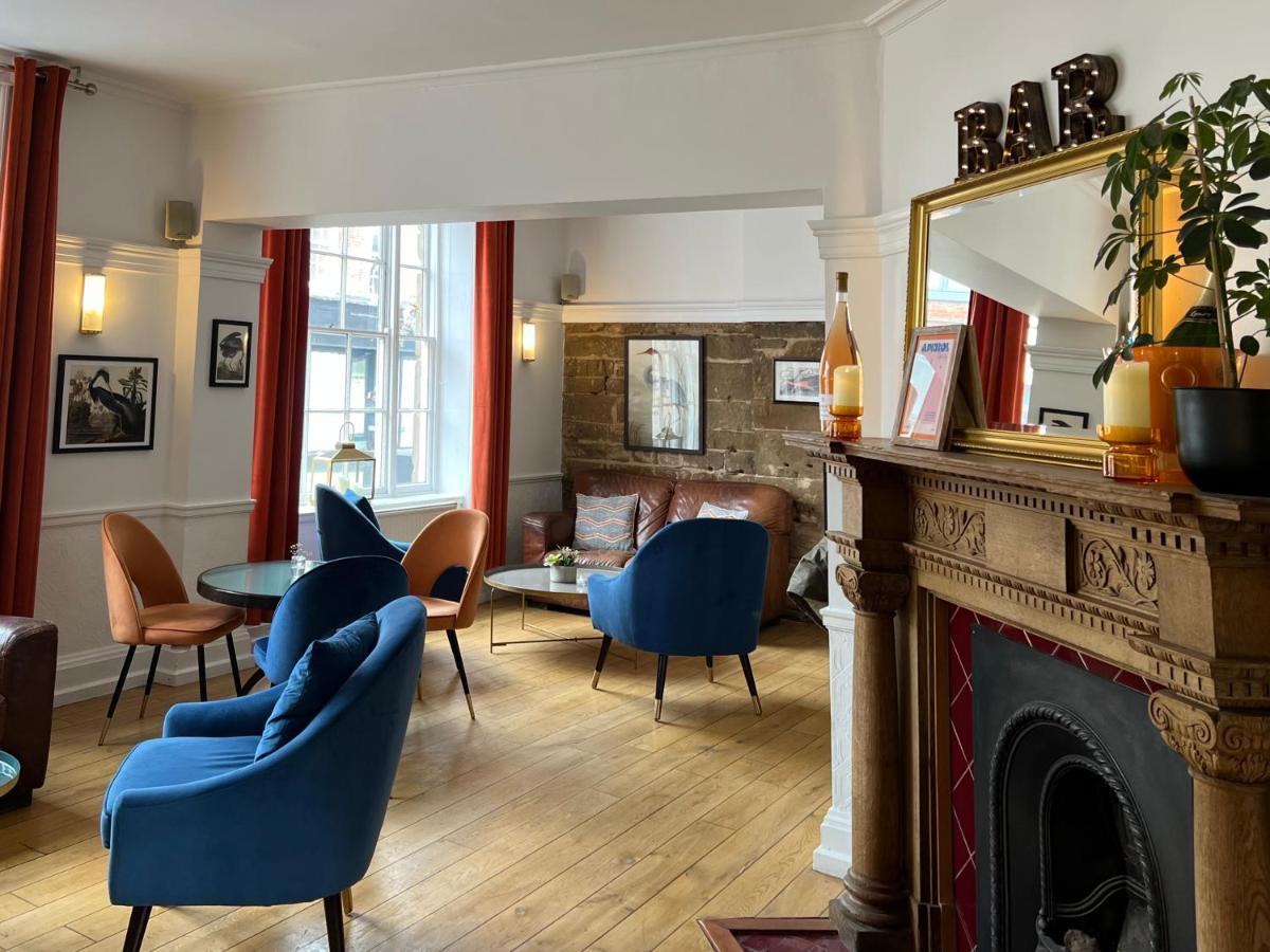 The Warwick Arms Hotel Buitenkant foto