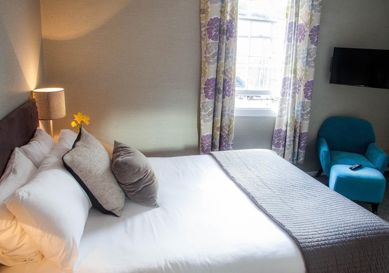 The Warwick Arms Hotel Buitenkant foto
