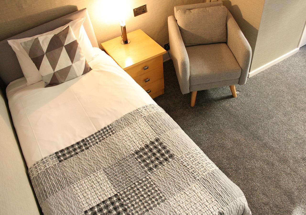 The Warwick Arms Hotel Buitenkant foto