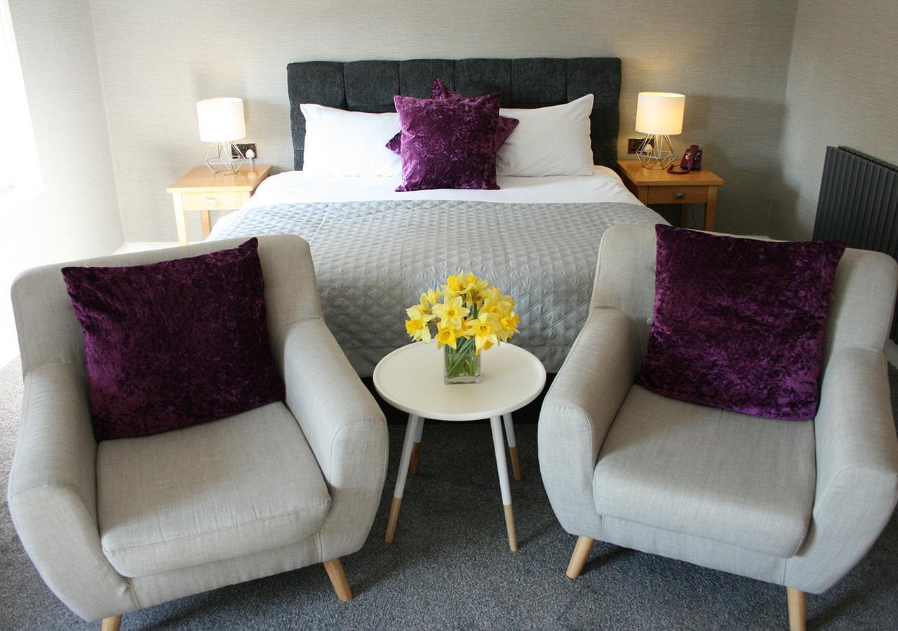 The Warwick Arms Hotel Buitenkant foto