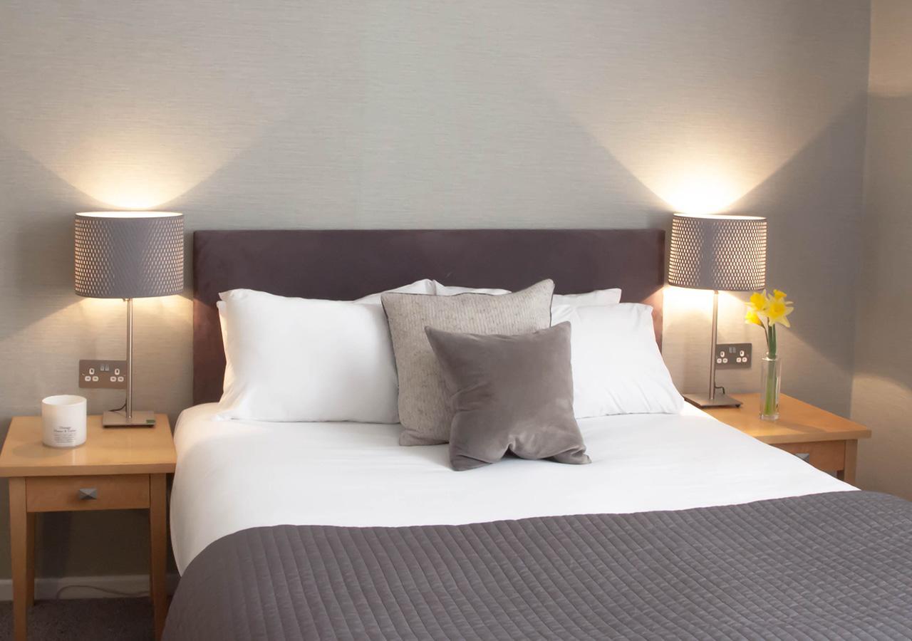 The Warwick Arms Hotel Buitenkant foto