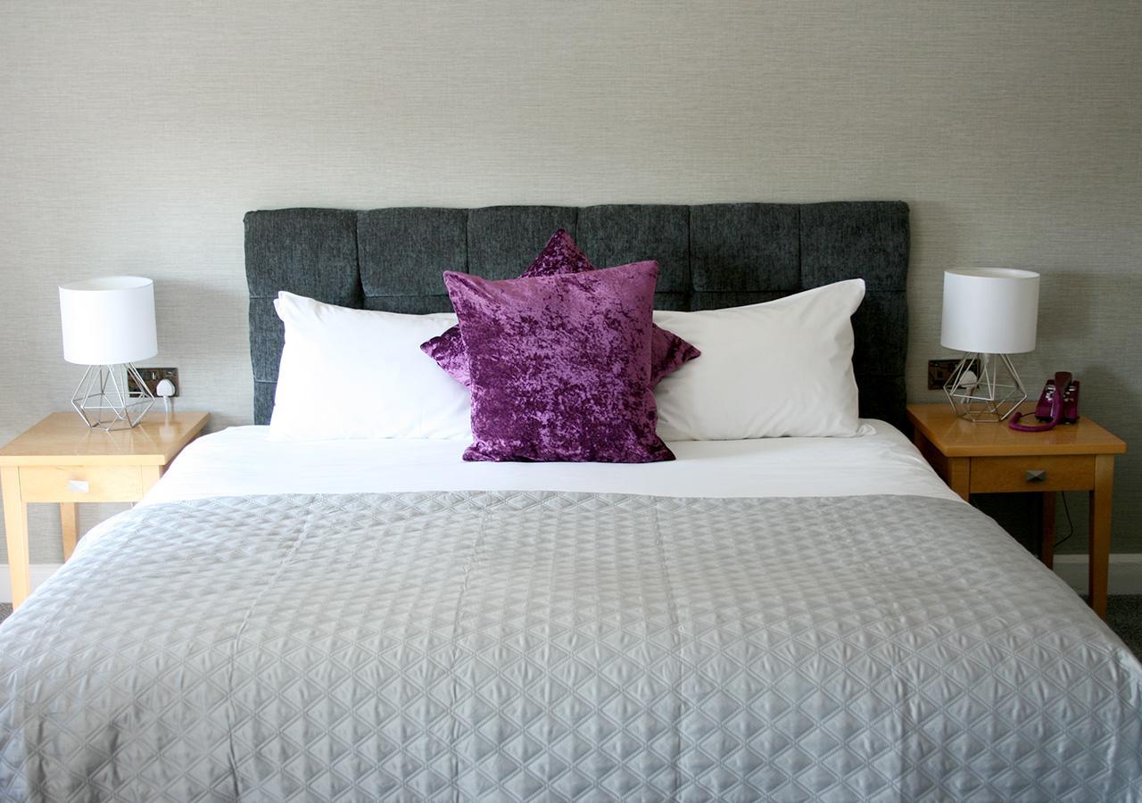 The Warwick Arms Hotel Buitenkant foto