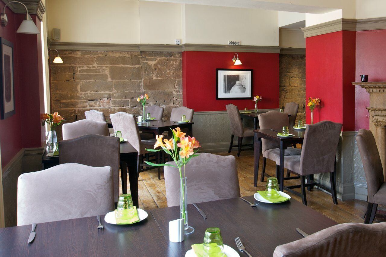 The Warwick Arms Hotel Buitenkant foto